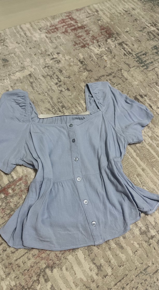 Düğmeli Mavi Kısa Kollu Bluz - Görsel 2