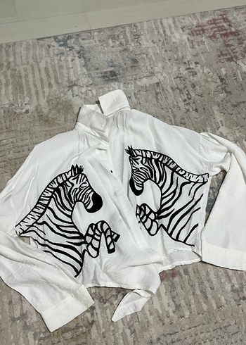 Zebra Desenli Beyaz Keten Gömlek