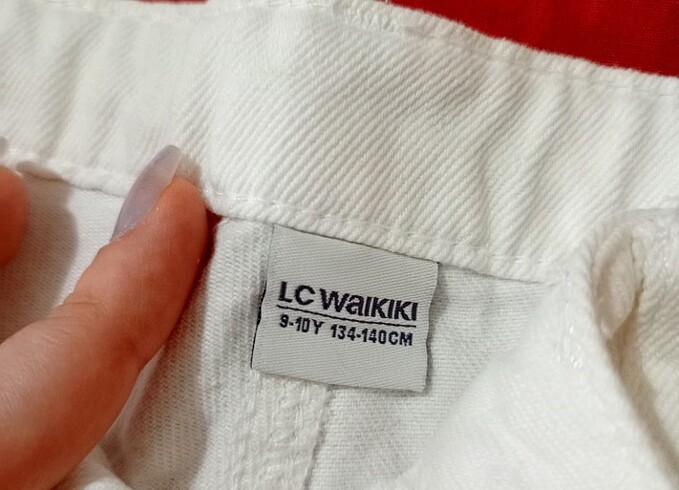 9 Yaş Beden LCW kız çocuk kot şort.