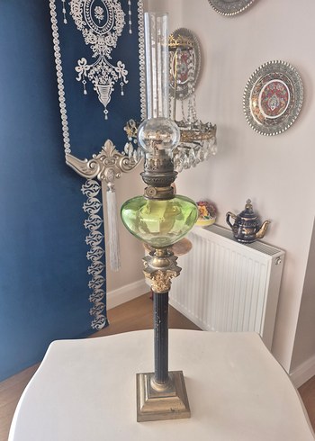 Yeşil Camlı Antika Gaz Lambası