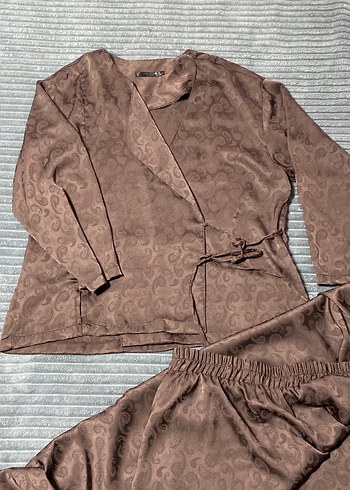 Kadın Kahverengi saten etekli takım - Görsel 3