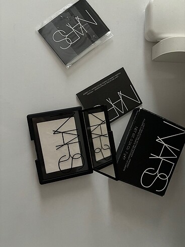  Beden Nars Crystal Transparan Pudra