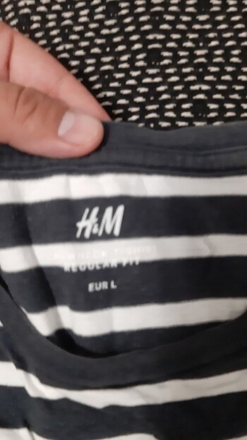 H&M Tsirt