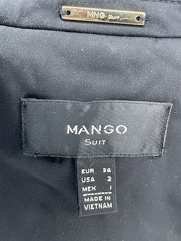 34 Beden siyah Renk Mango Blazer %70 İndirimli.