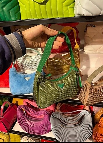 Beden Prada taşlı çanta