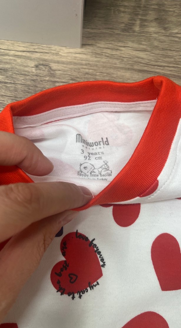 Kırmızı Kalp Desenli Çocuk İçlik - Görsel 3