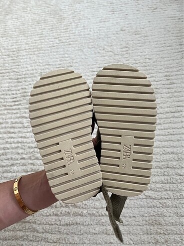 22 Beden Zara çocuk sandalet