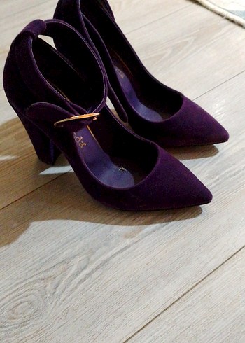 Mor Süet Stiletto Tokalı Kadın Ayakkabı