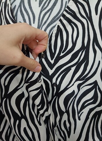 s Beden siyah Renk ZEBRA DESENLİ KRUVAZE ELBİSE 
