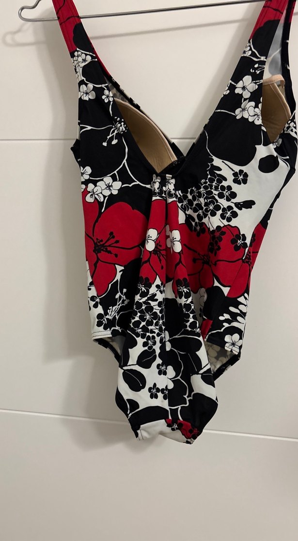 Çiçek Desenli Kadın Uzun Mayo - Görsel 4