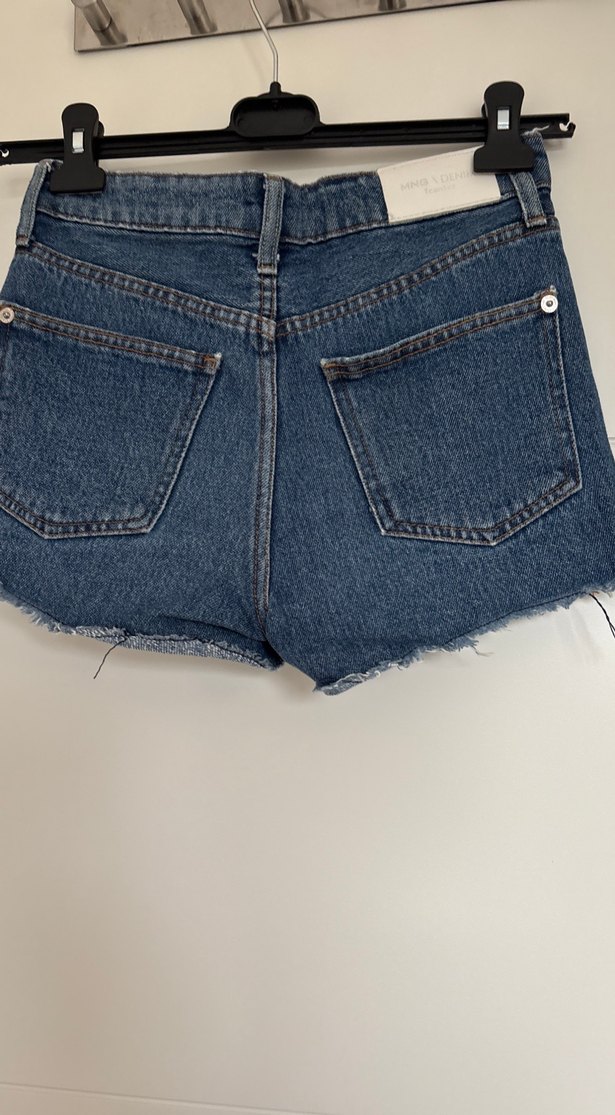 Kadın Mavi Koyu Renk Salaş Mini Denim Şort - Görsel 4