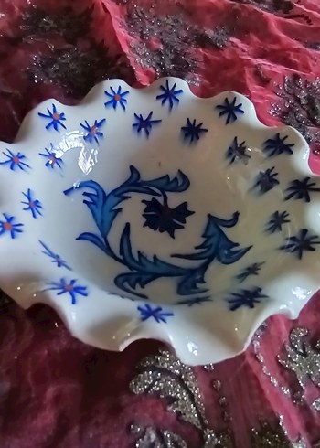 Vintage Mavi Çiçek Desenli Dalgalı Tabak - Görsel 3