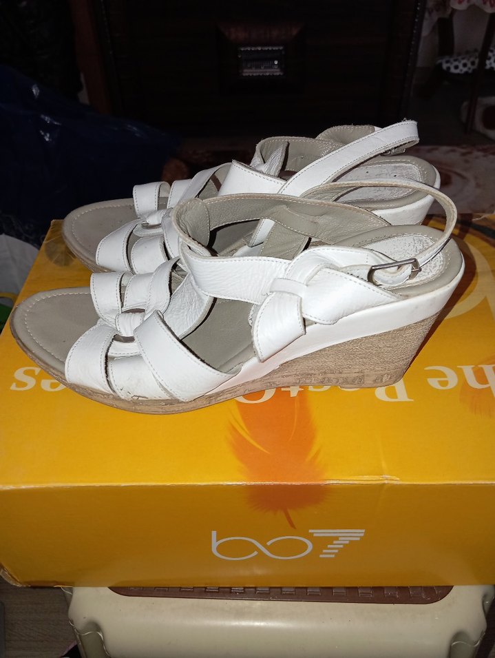 Beyaz Kadın Dolgu Topuklu Sandalet - Görsel 4