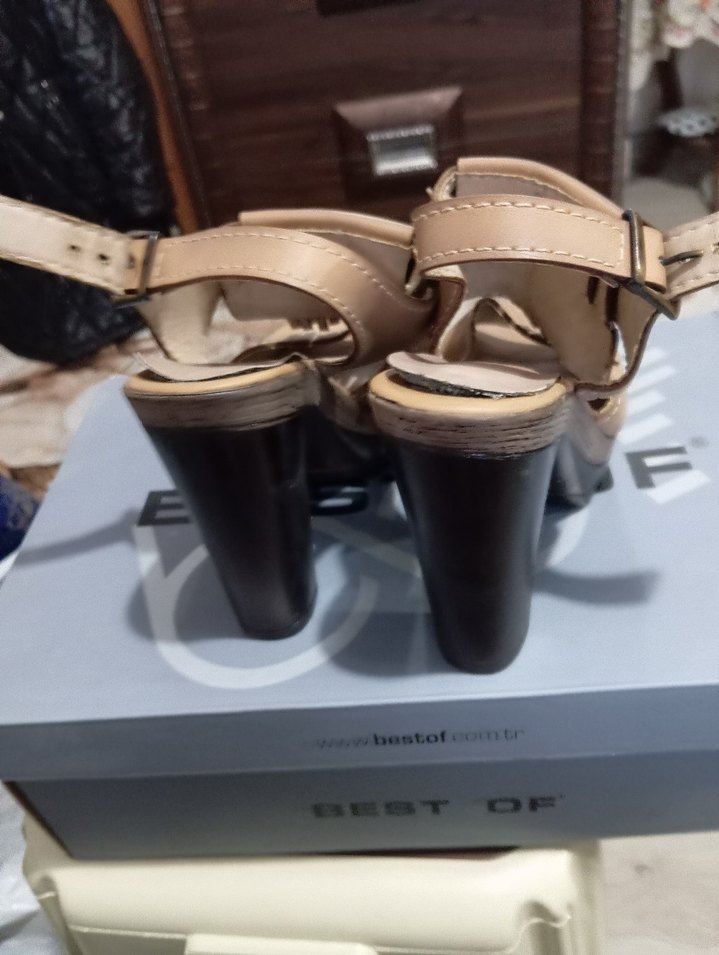 Bej Deri Püsküllü Kadın Dolgu Topuklu Sandalet - Görsel 4