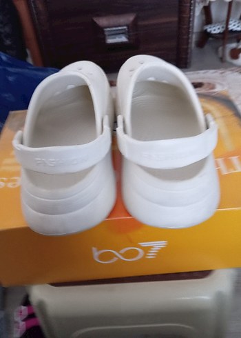 Beyaz Tokalı Kadın Terlik Platform Topuk - Görsel 4