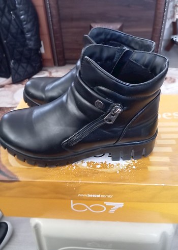 Siyah Tokalı Kadın Topuklu Bot - Görsel 3