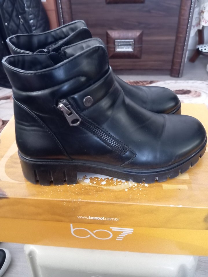 Siyah Tokalı Kadın Topuklu Bot - Görsel 5