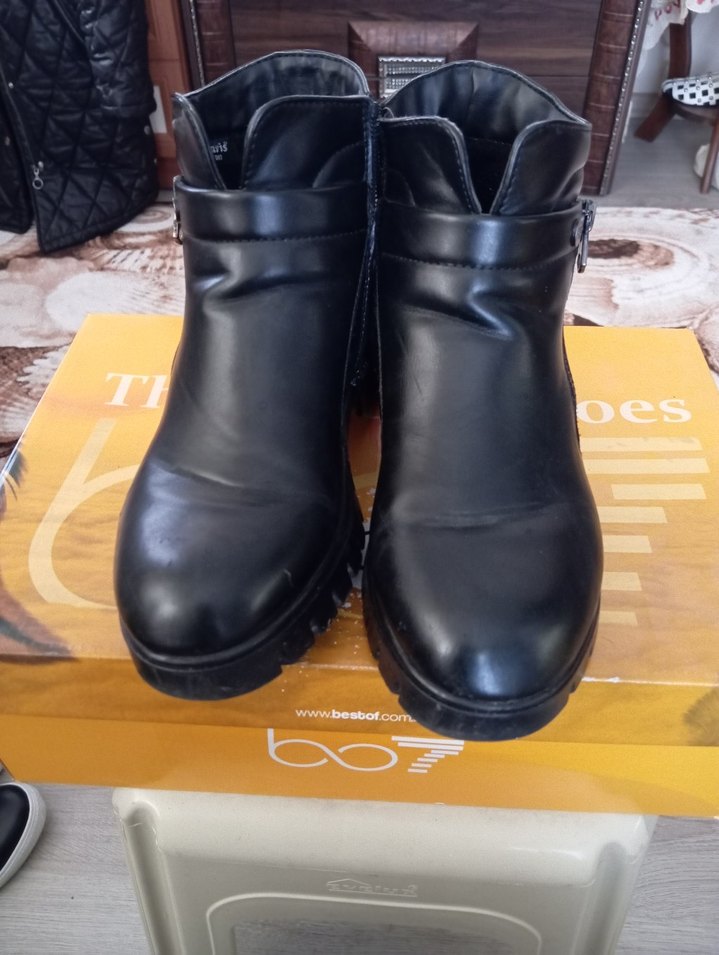 Siyah Tokalı Kadın Topuklu Bot - Görsel 2