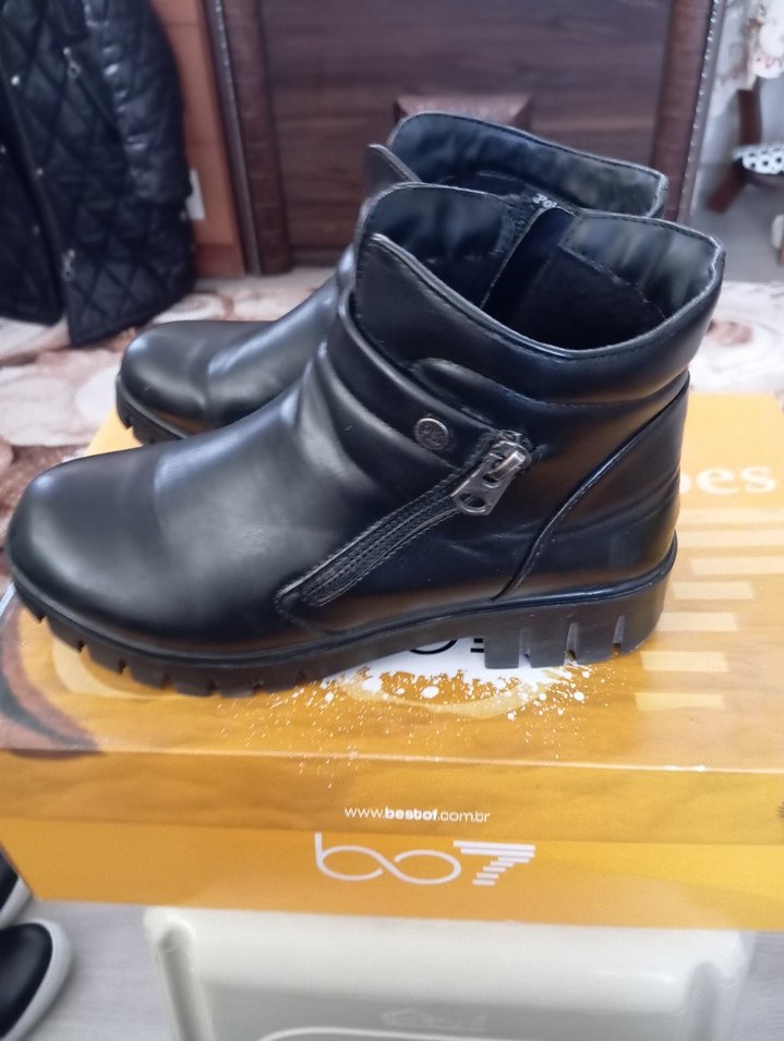 Siyah Tokalı Kadın Topuklu Bot - Görsel 3