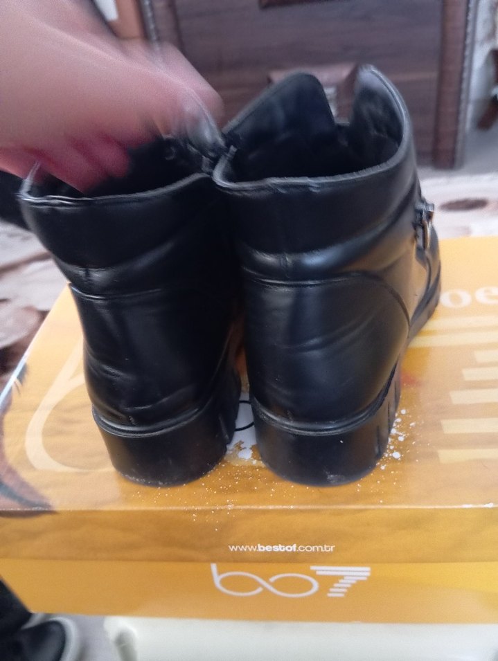 Siyah Tokalı Kadın Topuklu Bot - Görsel 4