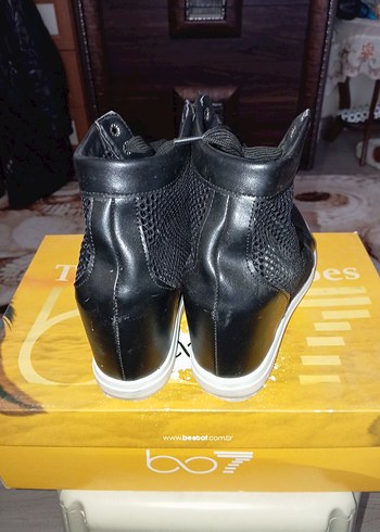 Siyah Bağcıklı Kadın Dolgu Topuk Spor Ayakkabı - Görsel 3