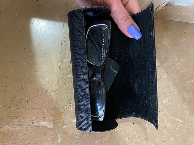 Prada numaralı gözlük