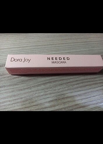 Beden Dora Joy Maskara