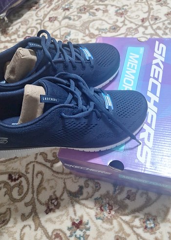 Skechers 40