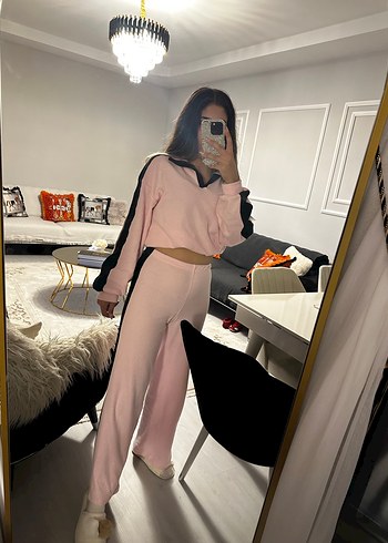 Pembe Yüksek Yakalı Kadın Eşofman Takımı