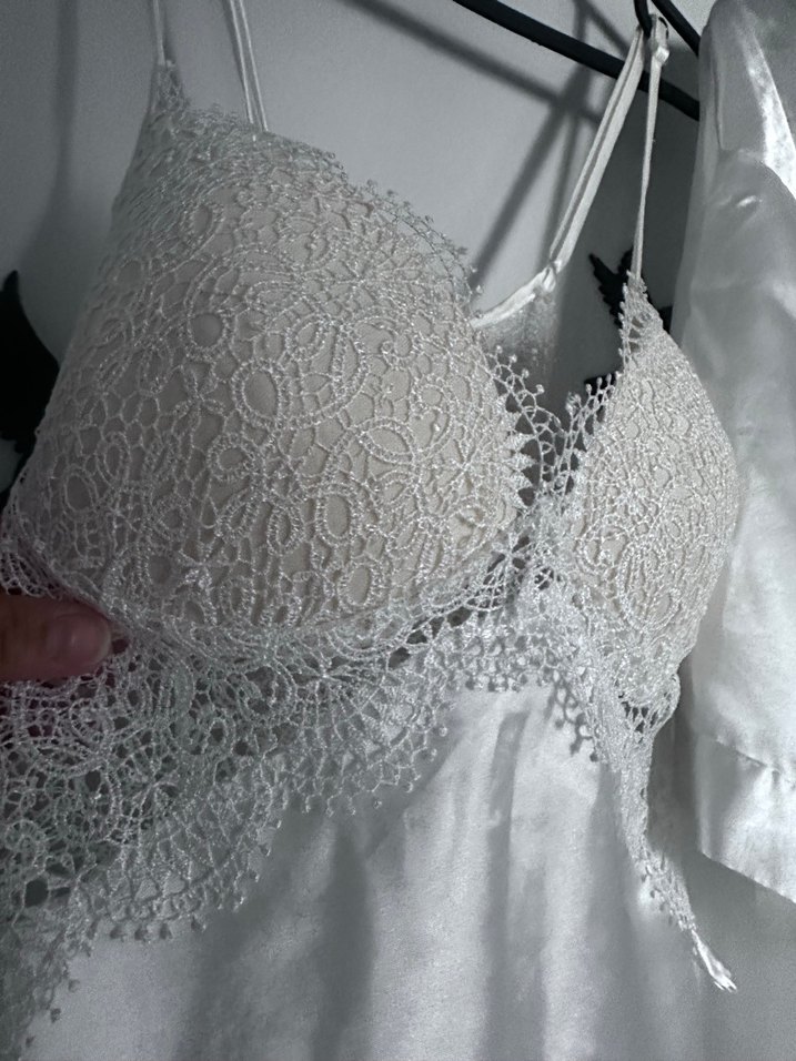 İşlemeli Beyaz Midi Kadın Sabahlık - Görsel 3