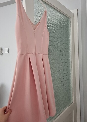Pembe kısa elbise