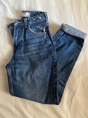 Kot mom jean bershka