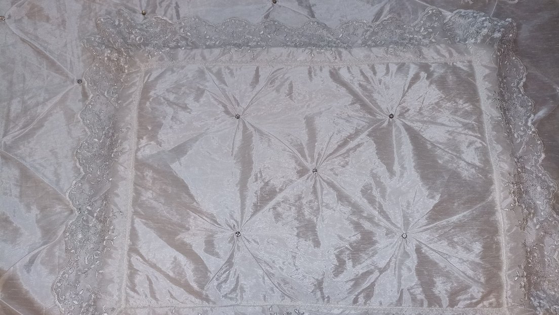 Beyaz Yatak Örtüsü - Görsel 3