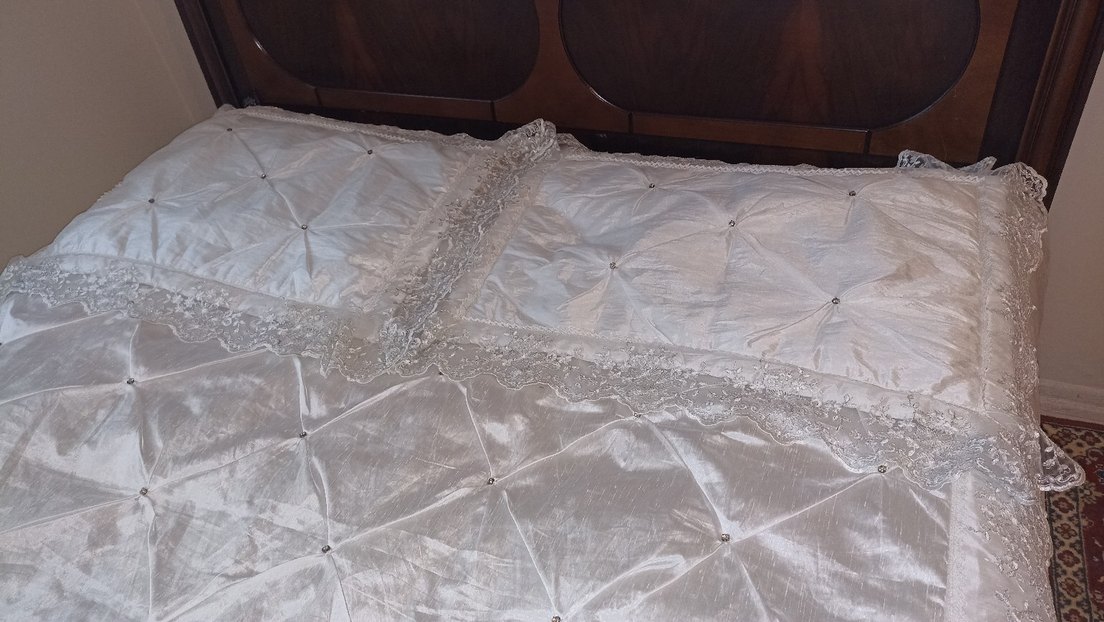 Beyaz Yatak Örtüsü - Görsel 4