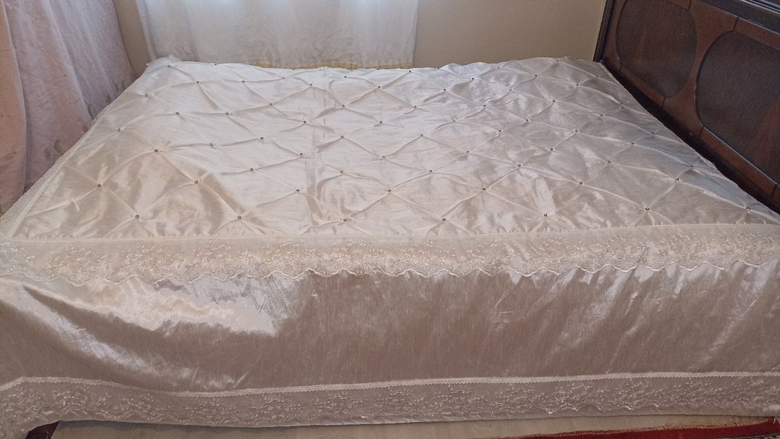 Beyaz Yatak Örtüsü - Görsel 2