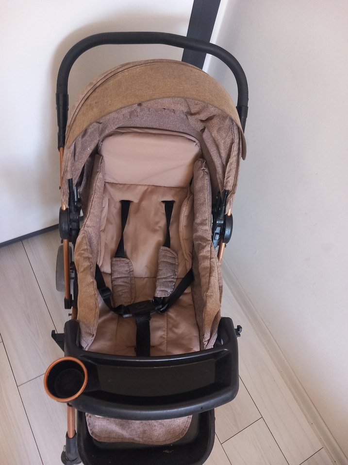 Kahverengi Bebek Arabası bıraz yıprandıgı ıcın ucuz yazdım - Görsel 2