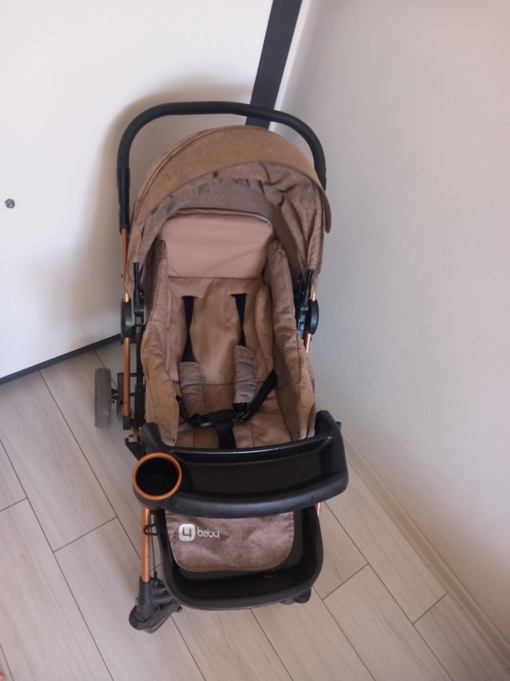 Kahverengi Bebek Arabası bıraz yıprandıgı ıcın ucuz yazdım - Görsel 3