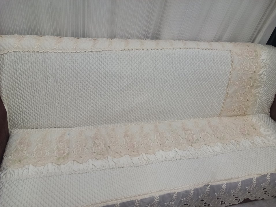 İşlemeli Beyaz Yatak Örtüsü - Görsel 3