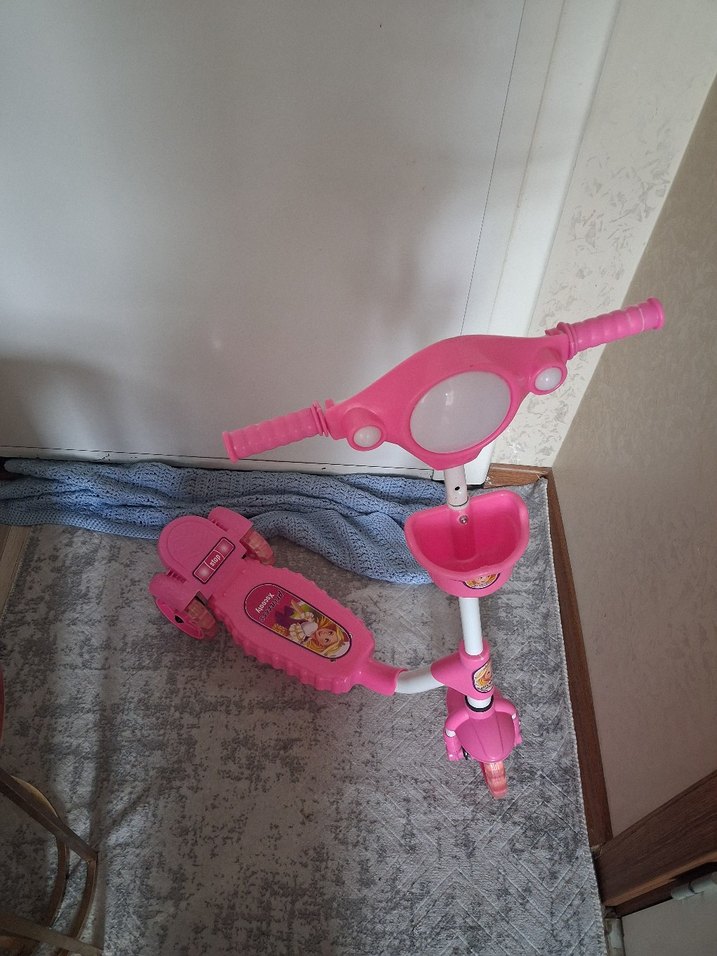 Pembe Çocuk Scooter'ı - Görsel 3