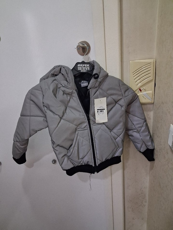 Kapüşonlu Erkek Çocuk Gri Mont - Görsel 3