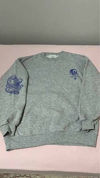 sweatshirt