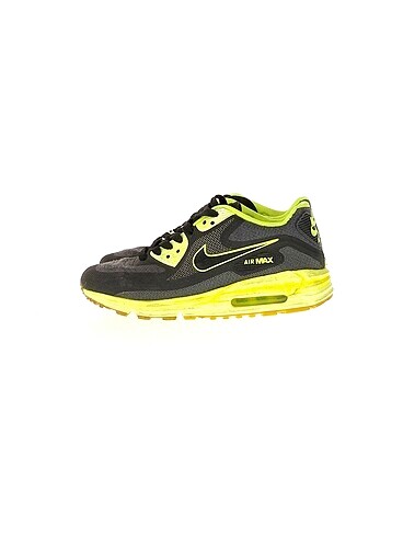 Nike Spor Ayakkabı %70 İndirimli.