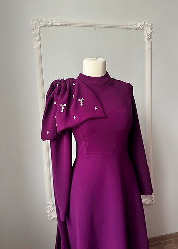 Uzun Mor Nakışlı tesettür abiye - Görsel 3