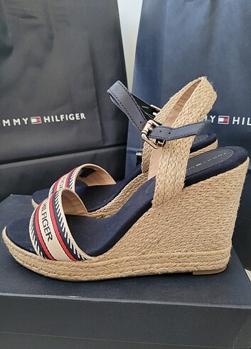 41 Beden Tommy Hilfiger Dolgu Topuk