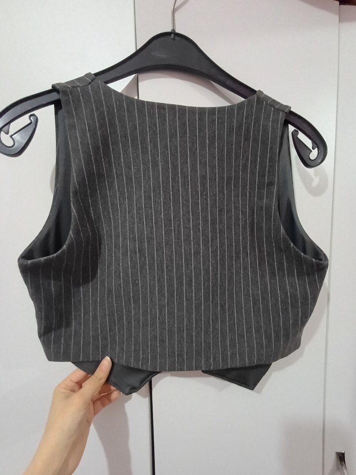 Stradivarius Gri Çizgili Mini Düğmeli Kadın Yelek - Görsel 3