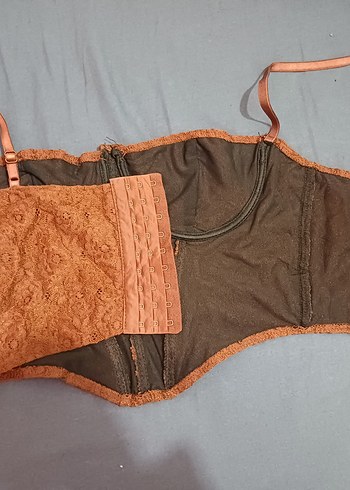 Dantel Detaylı Kahverengi Deri Straplez Büstiyer - Görsel 5