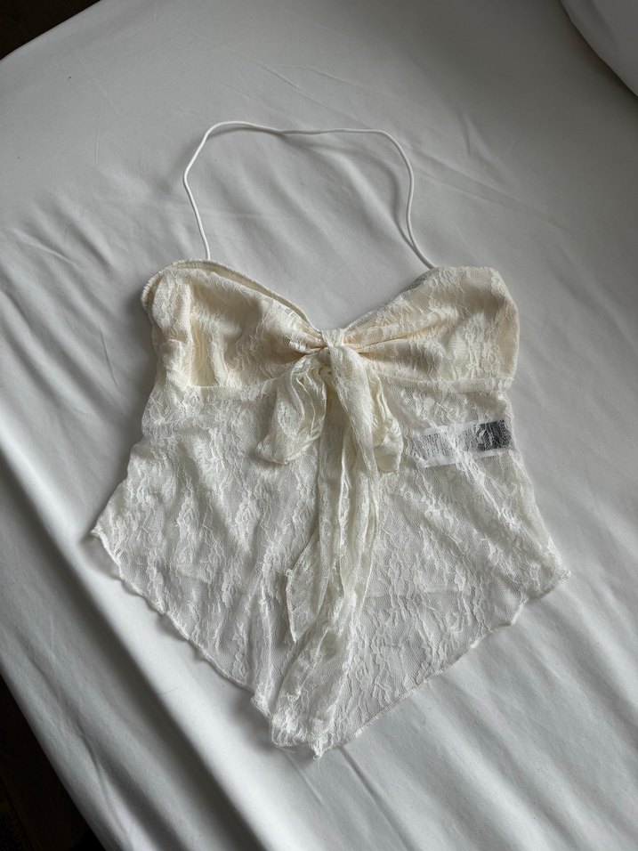 Beyaz Dantel Detaylı Straplez Büstiyer - Görsel 5