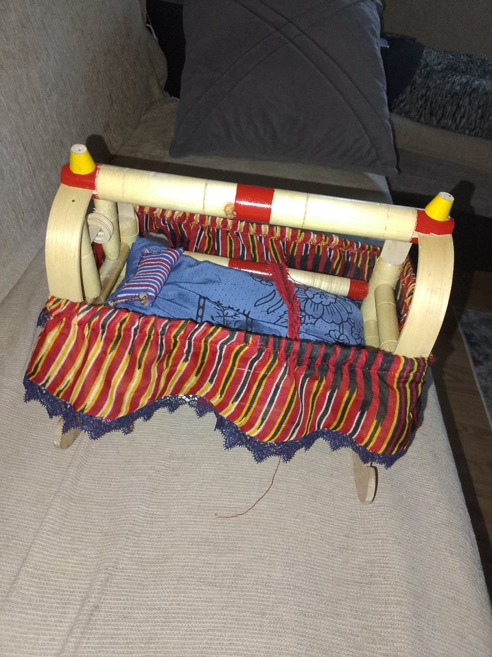 Renkli Ahşap Bebek Beşiği - Görsel 2