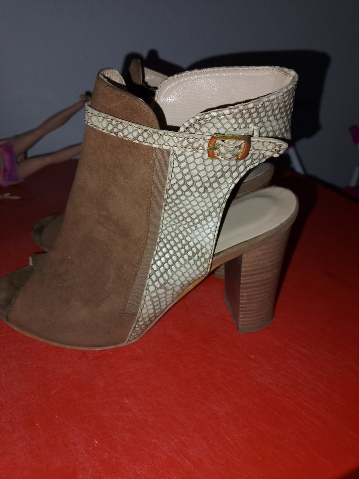 Kahverengi Yılan Desenli Tokalı Topuklu Sandalet - Görsel 2