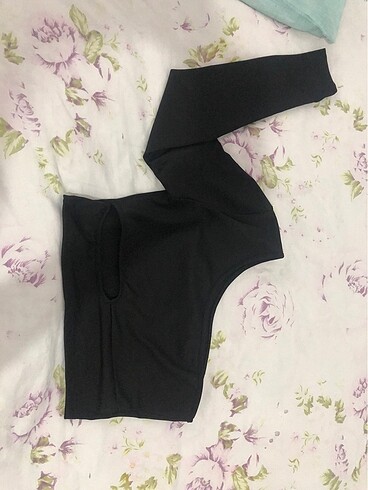 Trendyol & Milla Tek kol pencere detaylı crop